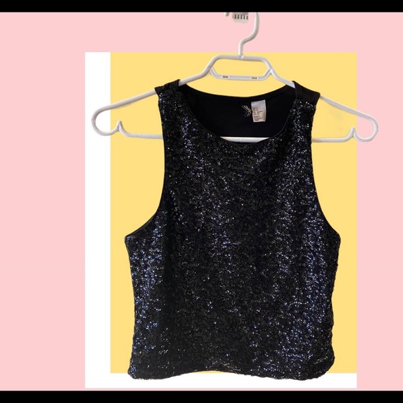 CUTE BLACK SHINY TOP - Picture 3 of 3